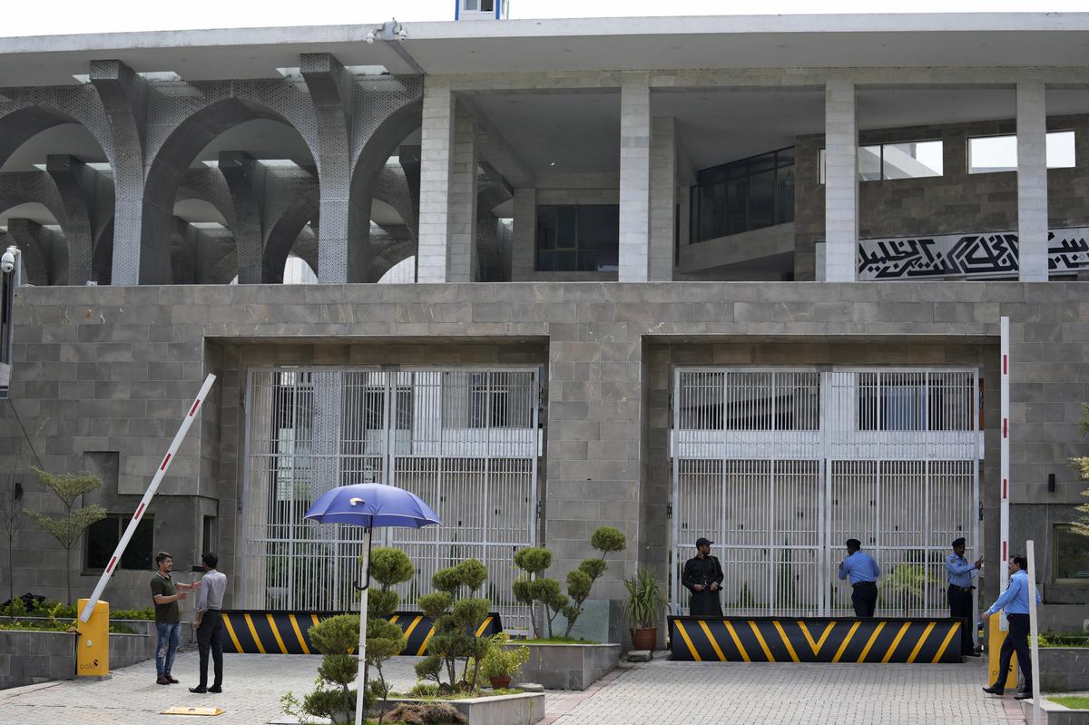 Islamabad High Court Disposes of Contempt Petition After Compliance with PCL Removal Order