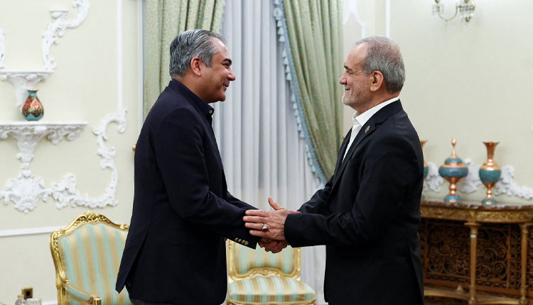 محسن نقوی کی ایرانی صدر مسعود پزشکیان سے ملاقات، دوطرفہ تعاون بڑھانے پر اتفاق