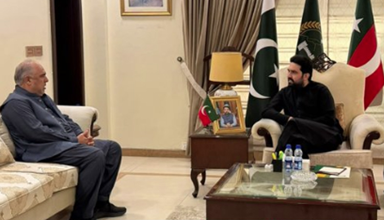 وزیراعلیٰ خیبرپختونخوا سہیل آفریدی اور اسد قیصر کی ملاقات، اپوزیشن کو متحد کرنے پر اتفاق