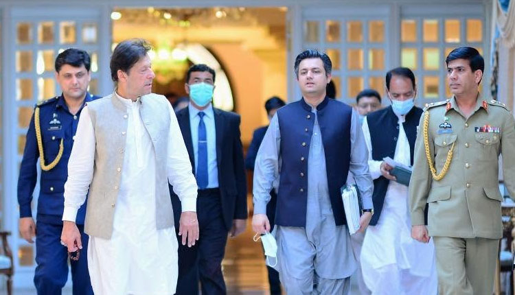 PTI Leader Hammad Azhar Arrested, Handed Over to Lahore Police