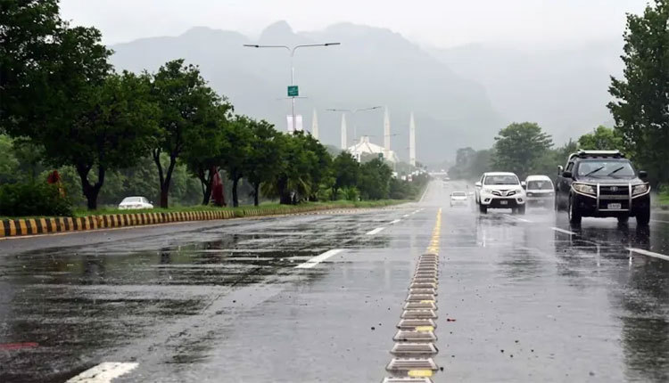 Cold Weather Sets In Across Rawalpindi and Islamabad as Temperature Drops to 13°C